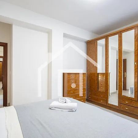 Atico Quintana Ii - Con Terraza, En El Centro Con Wifi Y Garaje Oviedo