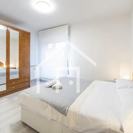 Atico Quintana Ii - Con Terraza, En El Centro Con Wifi Y Garaje Apartmán *